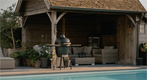 Kamado BBQ met keramische behuizing en roestvrijstalen grillrooster van TIGER FIRE.