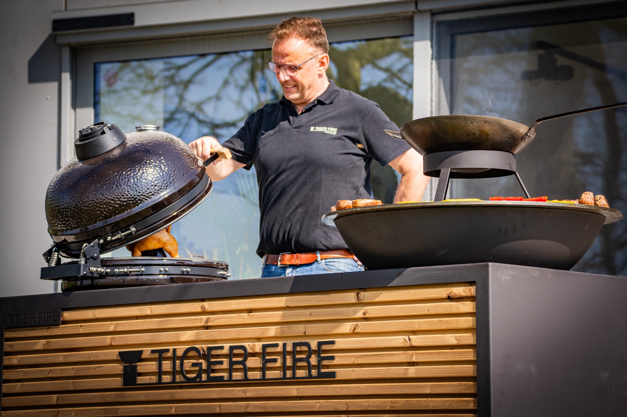 TIGER FIRE Cuisine Noire avec Brasero plancha et Barbecue kamado – LIVRAISON GRATUITE