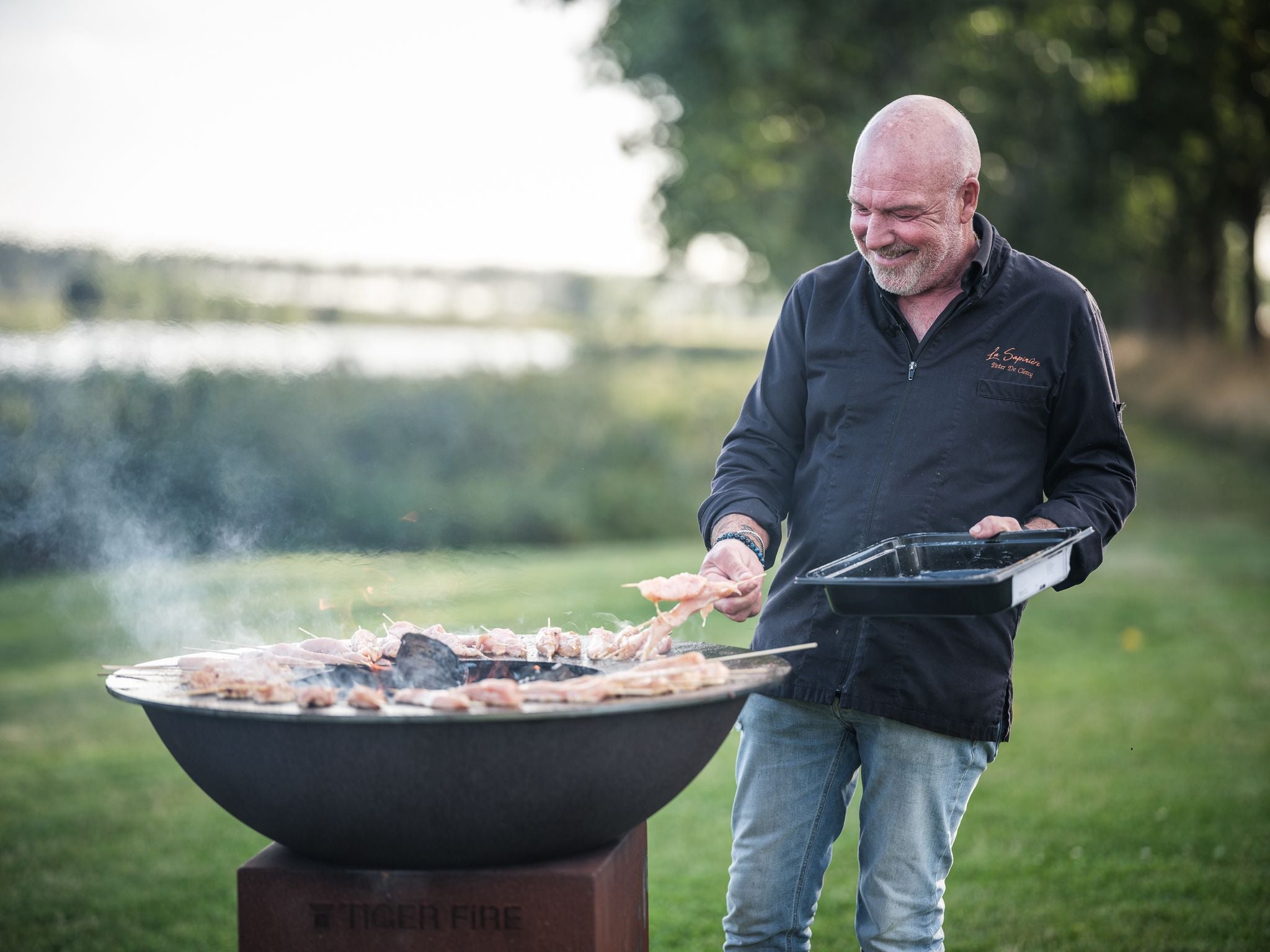 Boek 'BBQ - Verrassende creaties op de barbecue' van Peter de